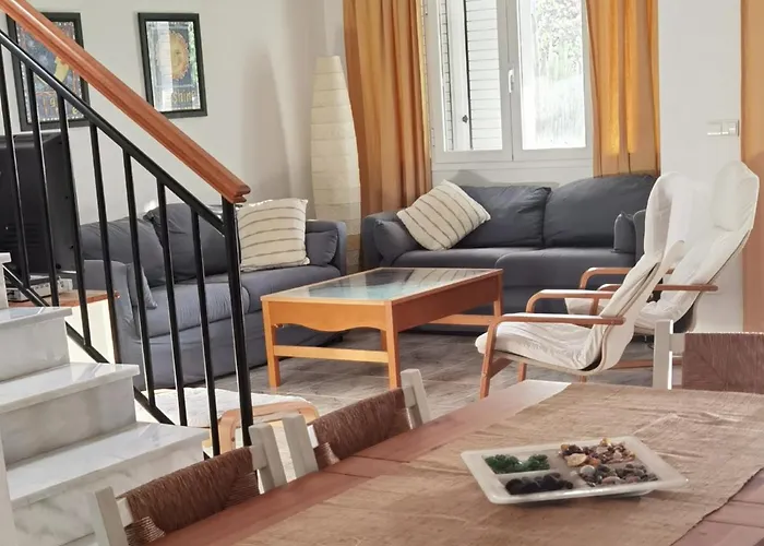 Duplex En Urbanizacion Con Piscina Comunitaria Y Wifi