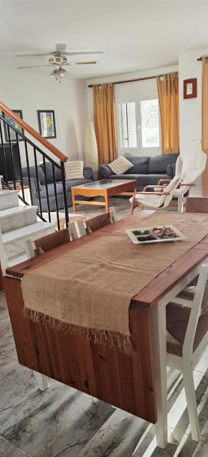 Duplex En Urbanizacion Con Piscina Comunitaria Y Wifi *